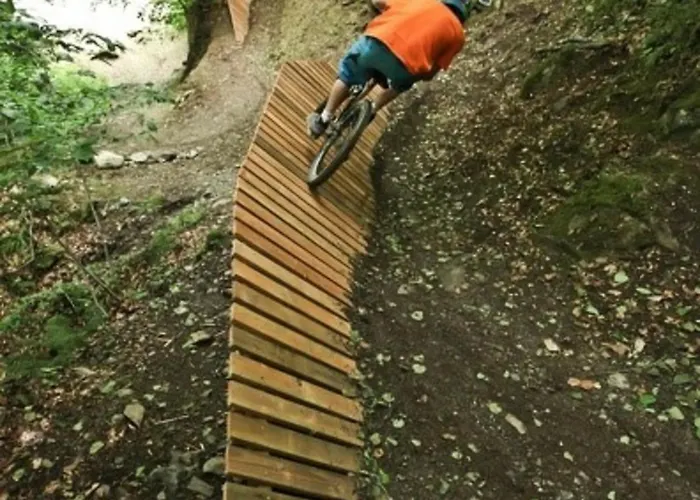 Cosy Pour 4 Personnes Avec Ascenseur, A 350m Des Pistes Au Centre De - Fr-1-401-25 Cauterets