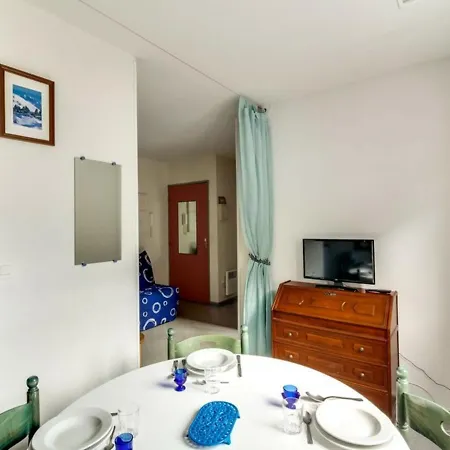 Cosy Pour 4 Personnes Avec Ascenseur, A 350m Des Pistes Au Centre De - Fr-1-401-25 Apartment *