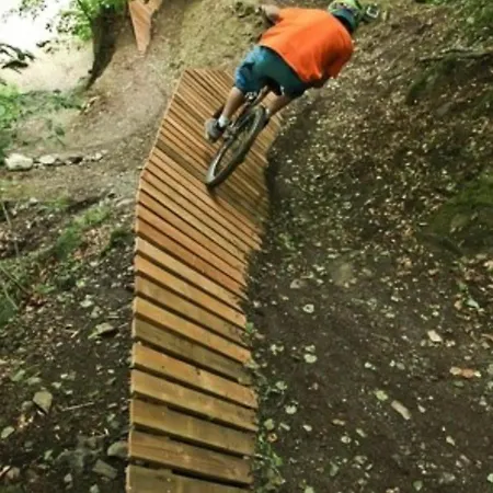 Cosy Pour 4 Personnes Avec Ascenseur, A 350m Des Pistes Au Centre De - Fr-1-401-25 Cauterets