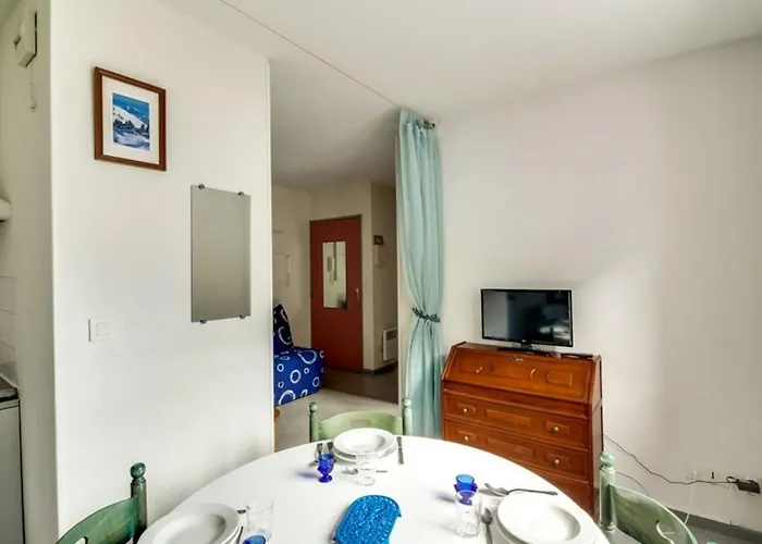 Cosy Pour 4 Personnes Avec Ascenseur, A 350m Des Pistes Au Centre De - Fr-1-401-25 Appartement *